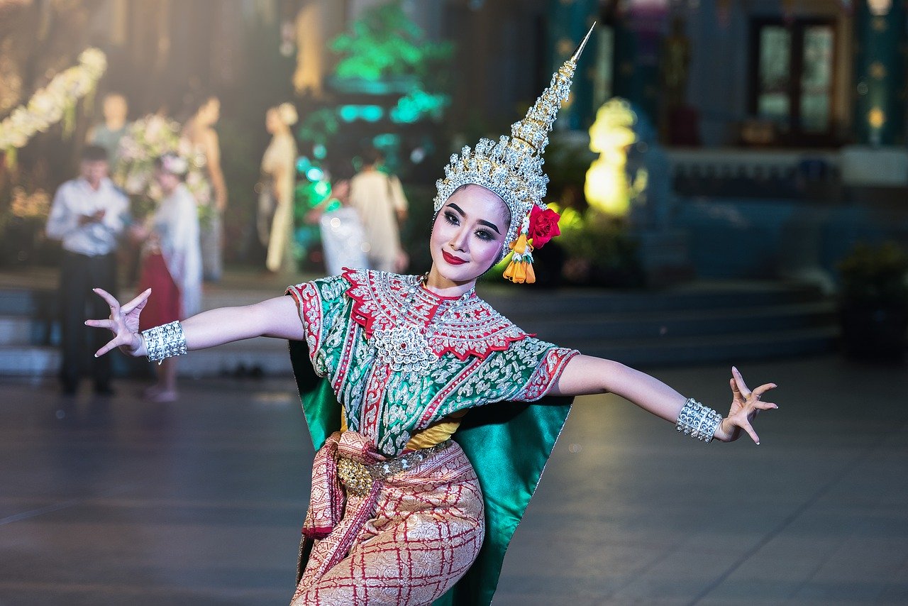 Laem Chabang (Bangkok): Tänzerin in Bangkok (Thailand)