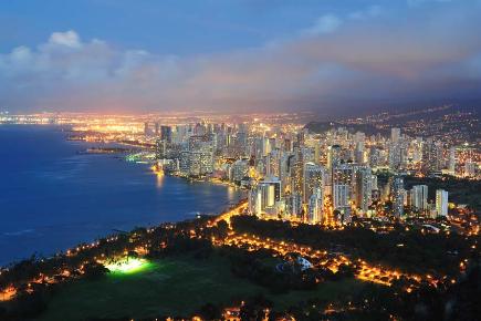 Pazifik : Honolulu Skyline am Abend