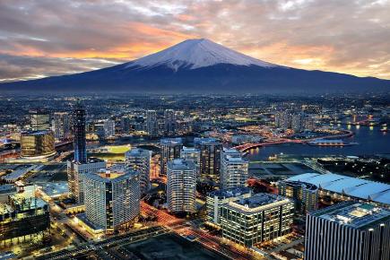 Asien: Fuji Vulkan hinter Tokio, Japan