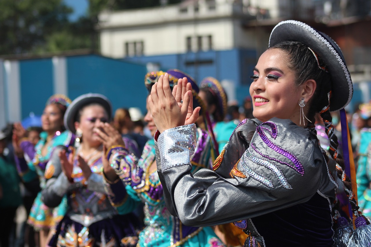 Callao (Lima): Mujer Peruana, Bailando saya de Lima (Peru)