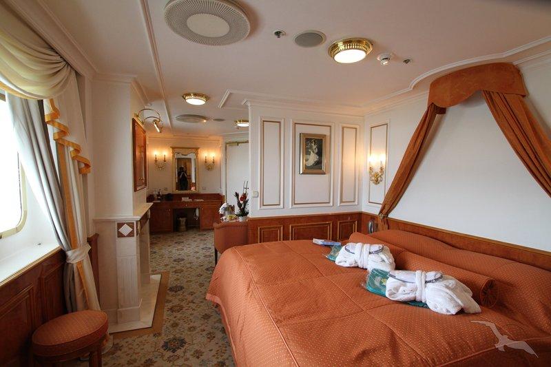 2-Bett Hochzeits-Suite mit Balkon Admirals-Deck *GOLD*