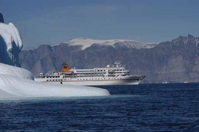 MS Bremen in Grönland