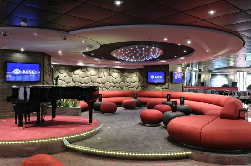 MSC Splendida Aft Lounge