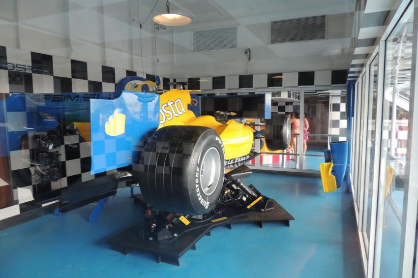 Costa Favolosa - Formel 1 Simulator