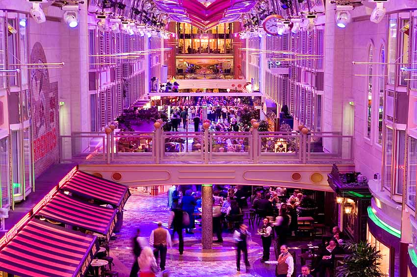 Royal Promenade | Independence of the Seas