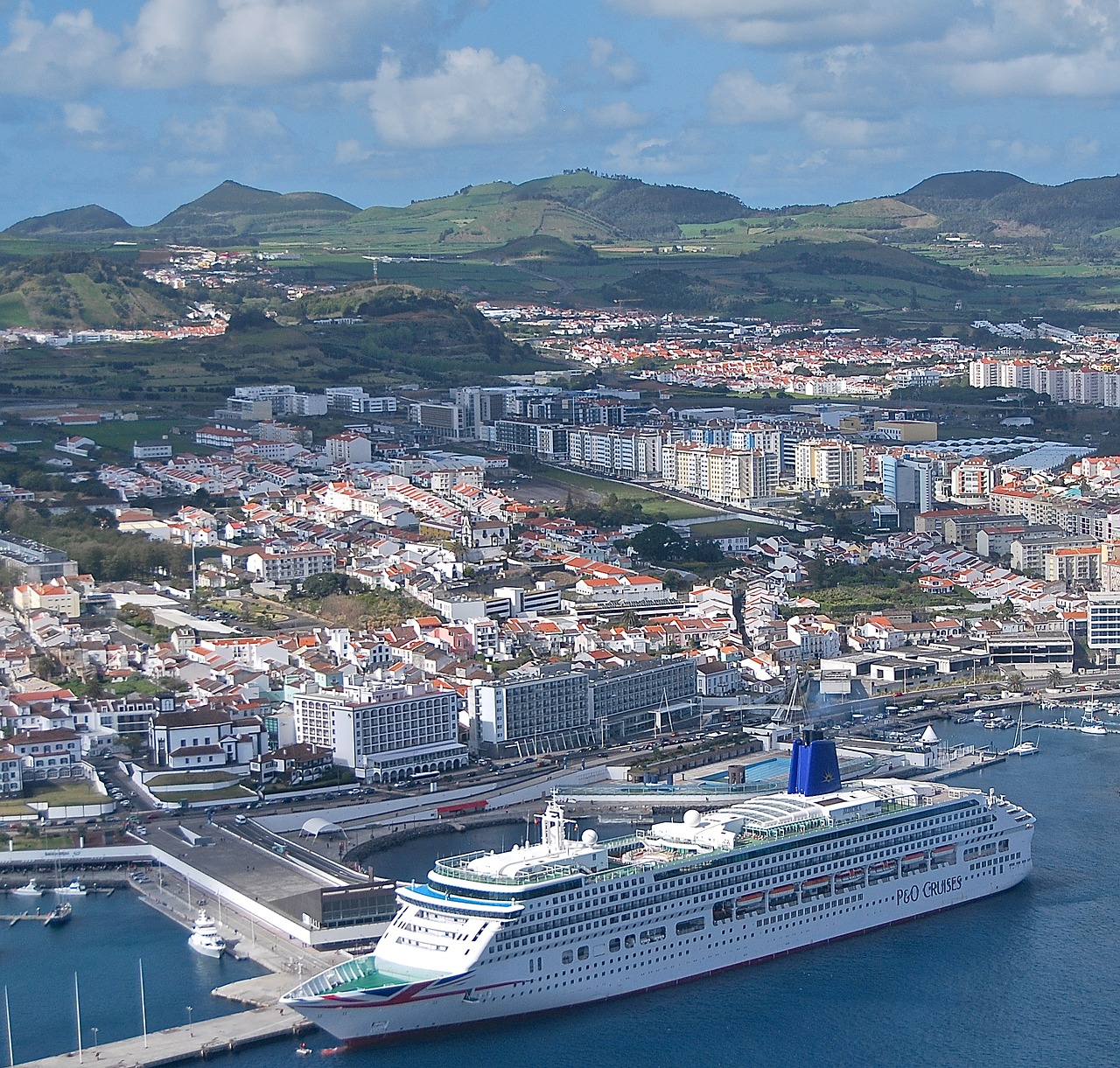 Ponta Delgada: Ponta Delgada  Hafen - Azoren